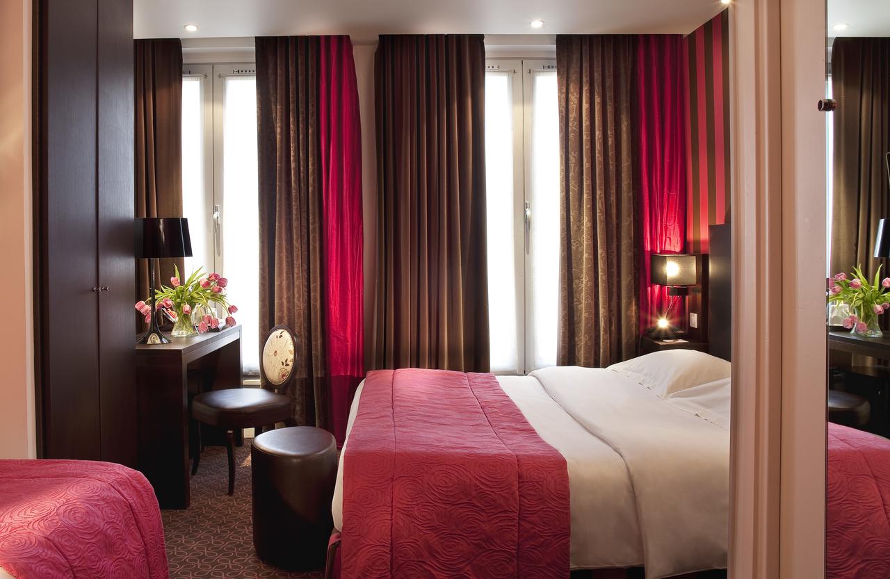 Chambre triple - hôtel star champs-élysées Chambre triple - hôtel star champs-élysées